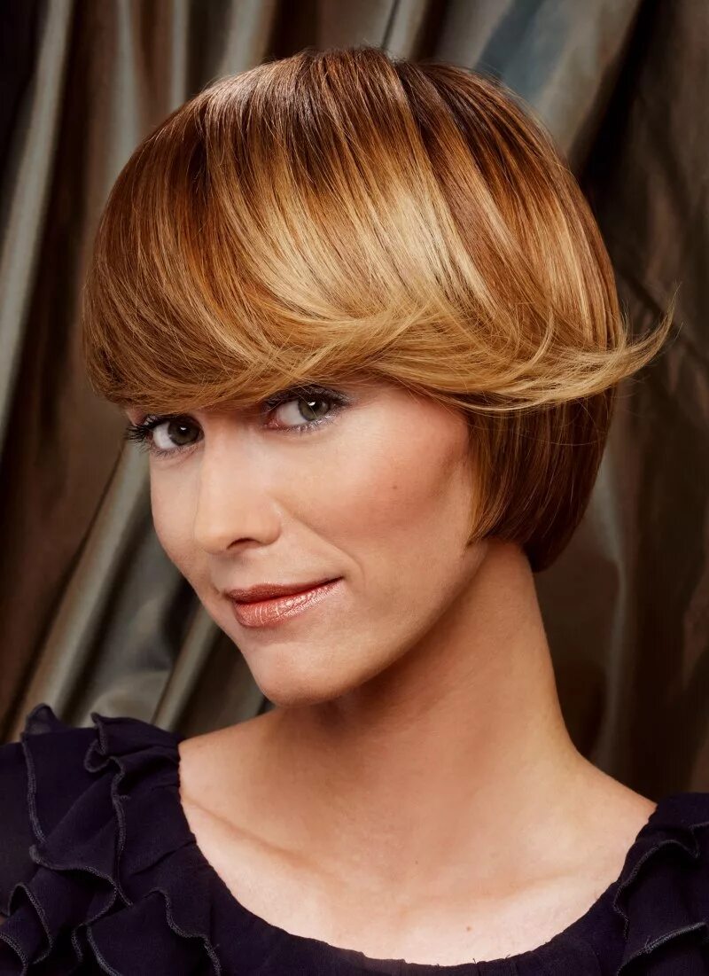 Карамельный цвет волос короткая стрижка фото Trends in hair fashion Modern elegance and casual looks