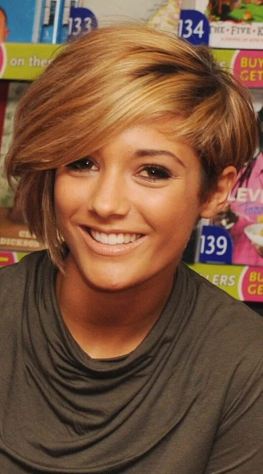 Карамельный цвет волос короткая стрижка фото Frankie Sandford Rocks A Caramel Coloured Hair Shade, 2010 Hair color caramel, F