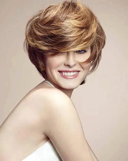 Карамельный цвет волос короткая стрижка фото Mai kedvenc #barna - #brown Coupe de cheveux courte, Coupes courtes cheveux ondu