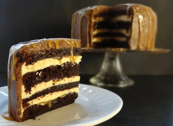 Карамельный торт рецепт с фото пошагово Salted Caramel Chocolate Fudge Cake - Domestic Gothess Chocolate fudge cake, Sal