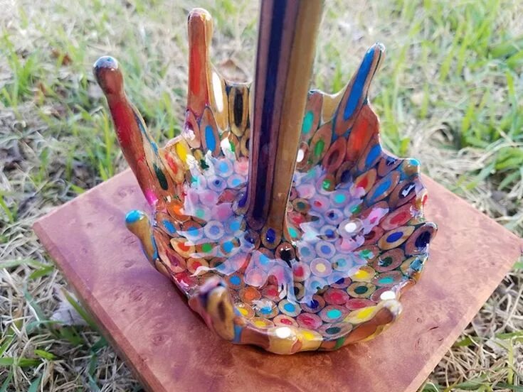Карандаши для декора своими руками Woodworking Artist Carves Floating Mug Sculpture Pouring "Liquefied" Colored Pen