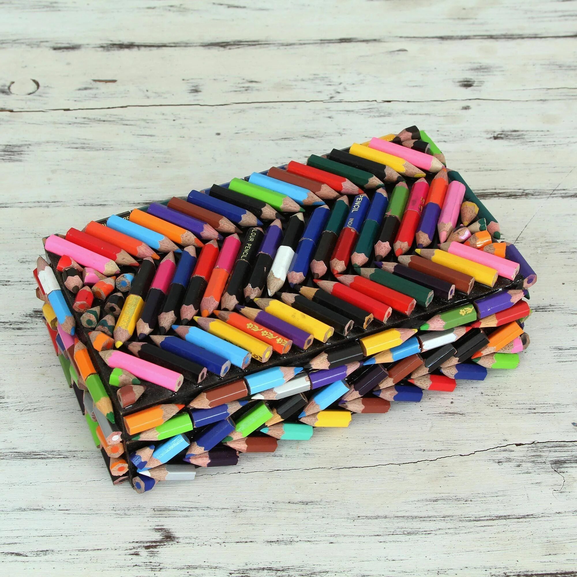Карандаши для декора своими руками Upcycled Coloring Pencils 'Zigzag Rainbows' Box (India) (Solid), Multicolor, Nov