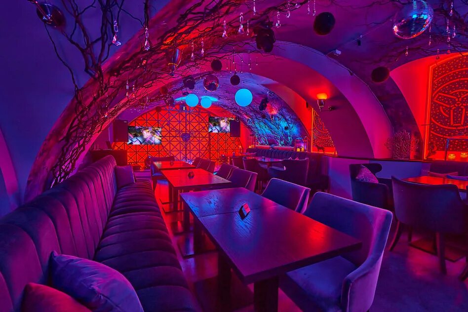 Караоке ресторан хрустальный можайское ш 157а фото Караоке-бар Fillary Restoran & Karaoke . Москва, Цветной бульвар 34 - Официальны