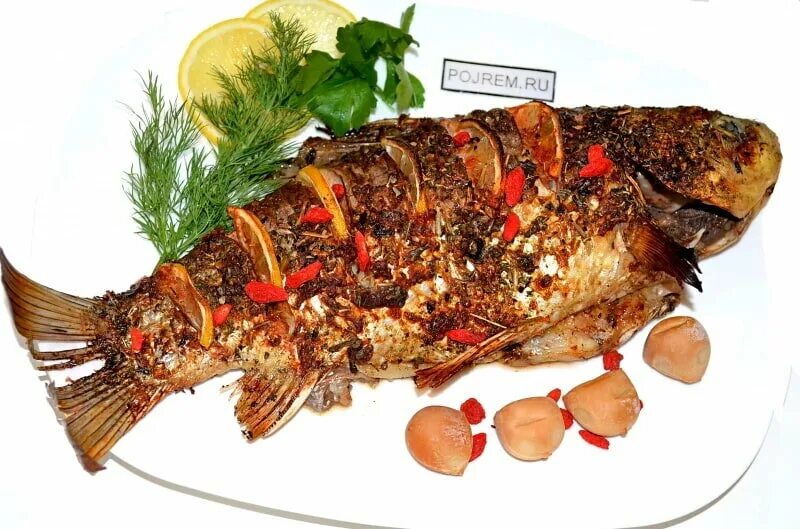 Карась запеченный в духовке фото Готовлю копеечного карася на скорую руку - гости по вкусу не отличают от трески.