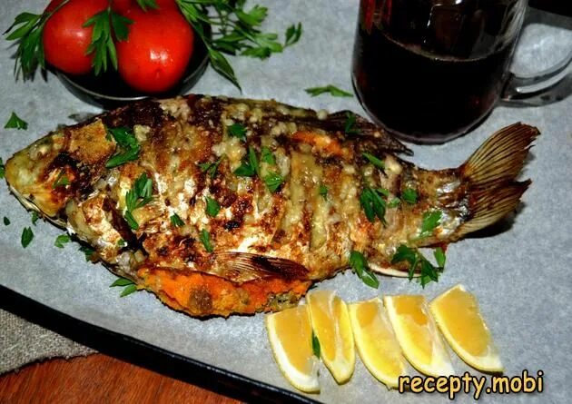 Караси в духовке рецепт с фото пошагово Фаршированный овощами карась, запеченный целиком в духовке Рецепт Национальная е
