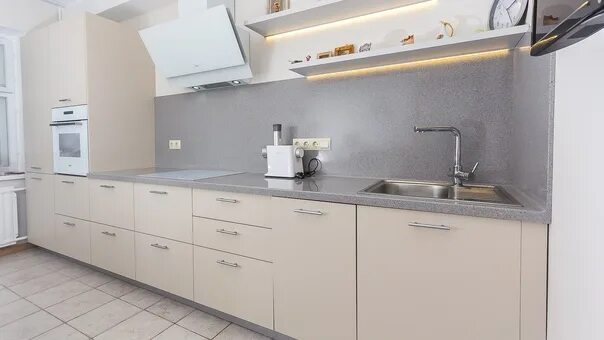 Карат бежевый эггер в интерьере Заказать кухню эконом-класса в Санкт-Петербурге. Изготовим кухню под ваш размер.