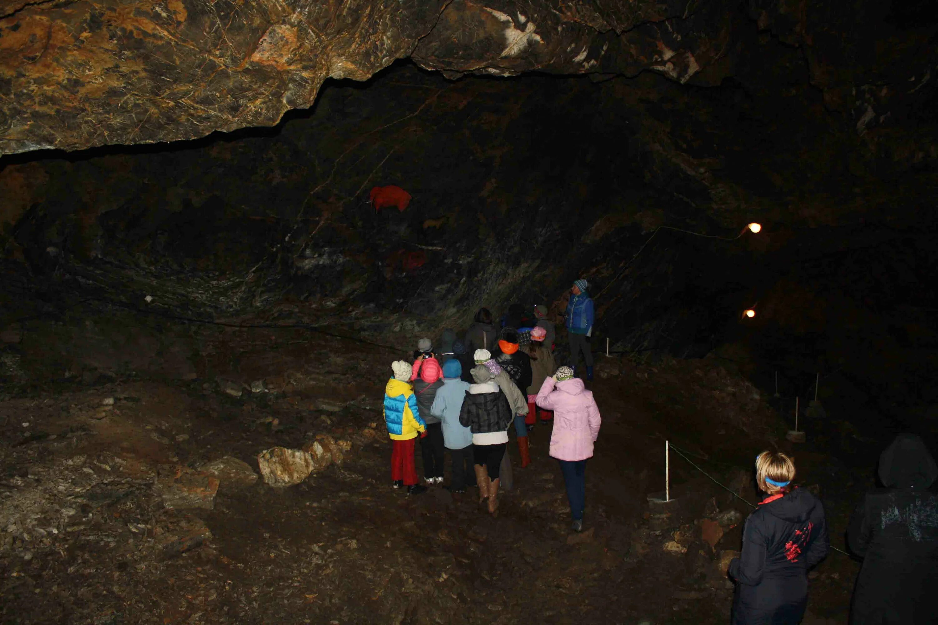 Караульная пещера красноярск фото Пещера Караульная на экскурсиях