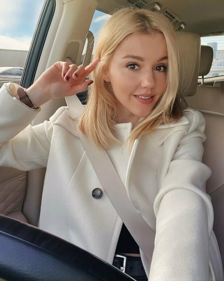Караулова юлианна фото биография личная Бьянка и Юлиана Караулова записали песню о своей многолетней дружбе Info Star Дз