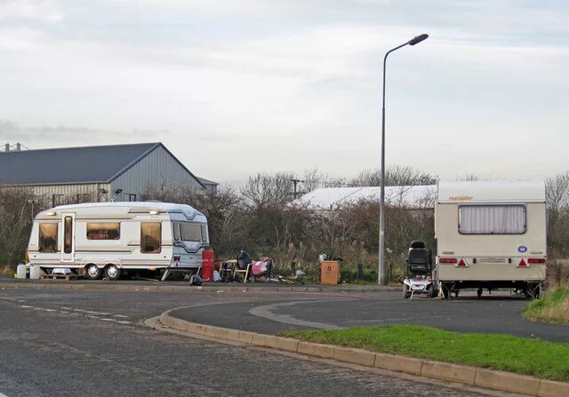 Караван сельская ул 3д фото File:Travellers' Caravans on Falkland Way - geograph.org.uk - 1062409.jpg - Wiki