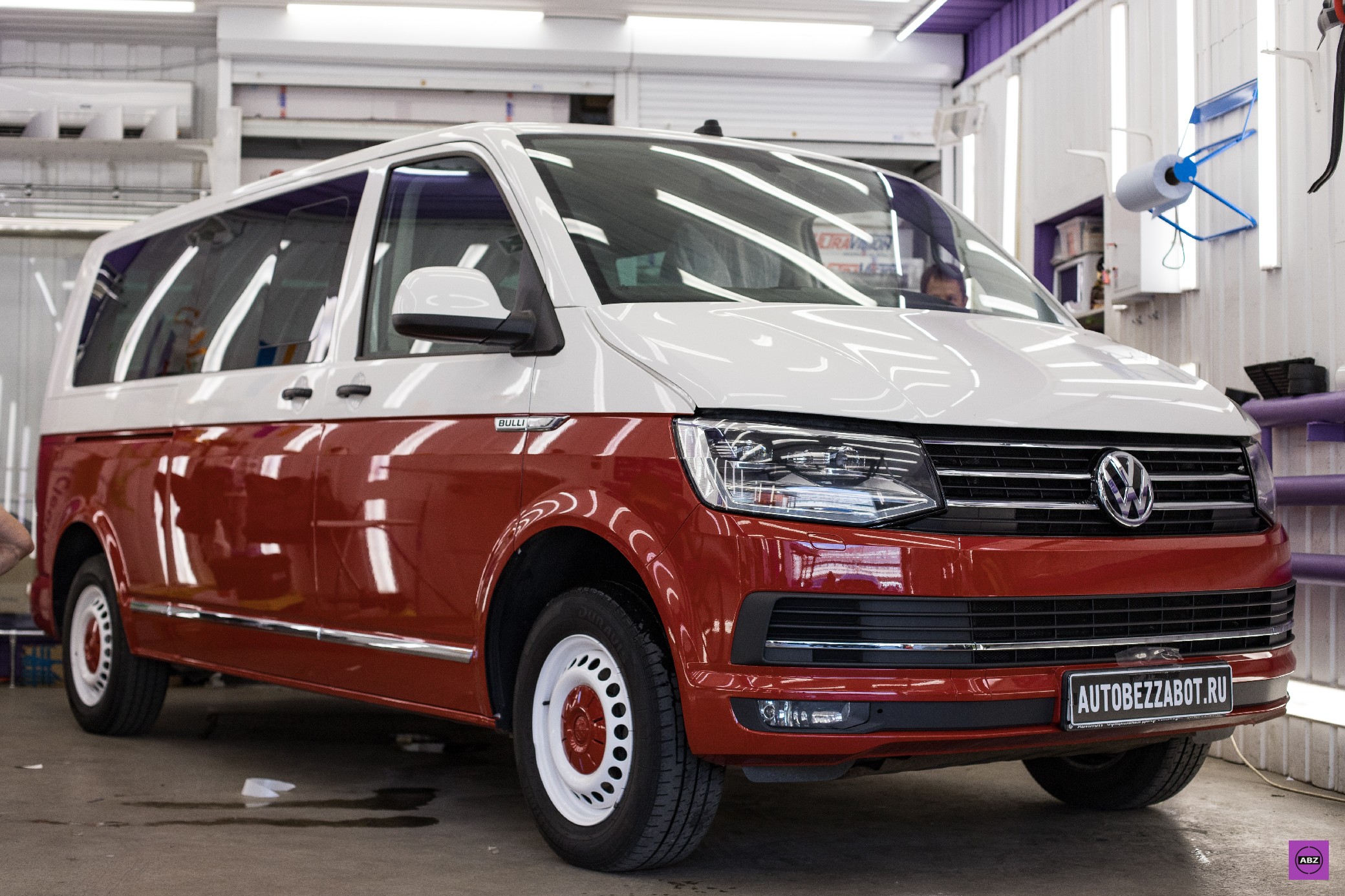 Каравелла красная ул 44 фото и видео Бронирование стекол автомобиля Volkswagen Caravelle Бело красный 12.09.19