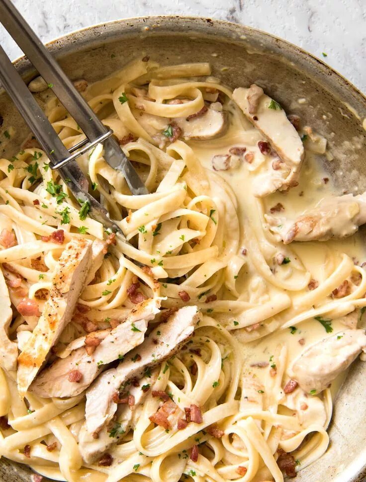 Карбонара с курицей рецепт с фото Creamy Chicken and Bacon Pasta Recipe Recipetin eats, Fodmap recipes, Bacon past