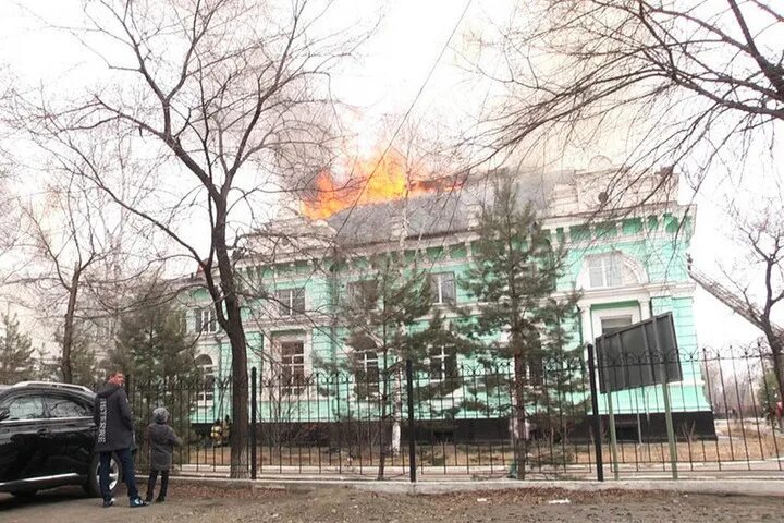 Кардиохирургический центр ул горького 97 благовещенск фото В Приамурье наградят проводивших операцию во время пожара врачей - МК Амур