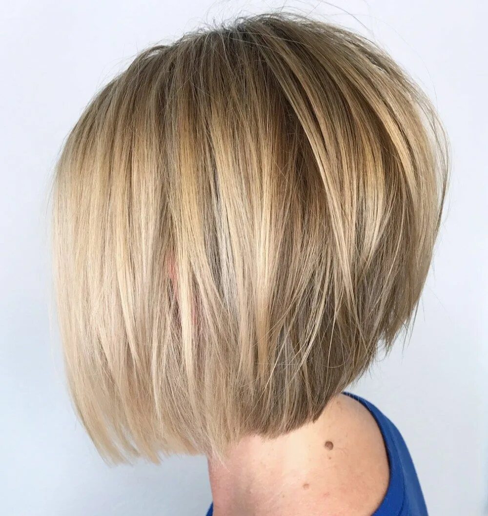 Каре градуированное на средние фото сзади 60 Short Bob Haircuts and Hairstyles for Women to Try in 2024 Bobs for thin hair