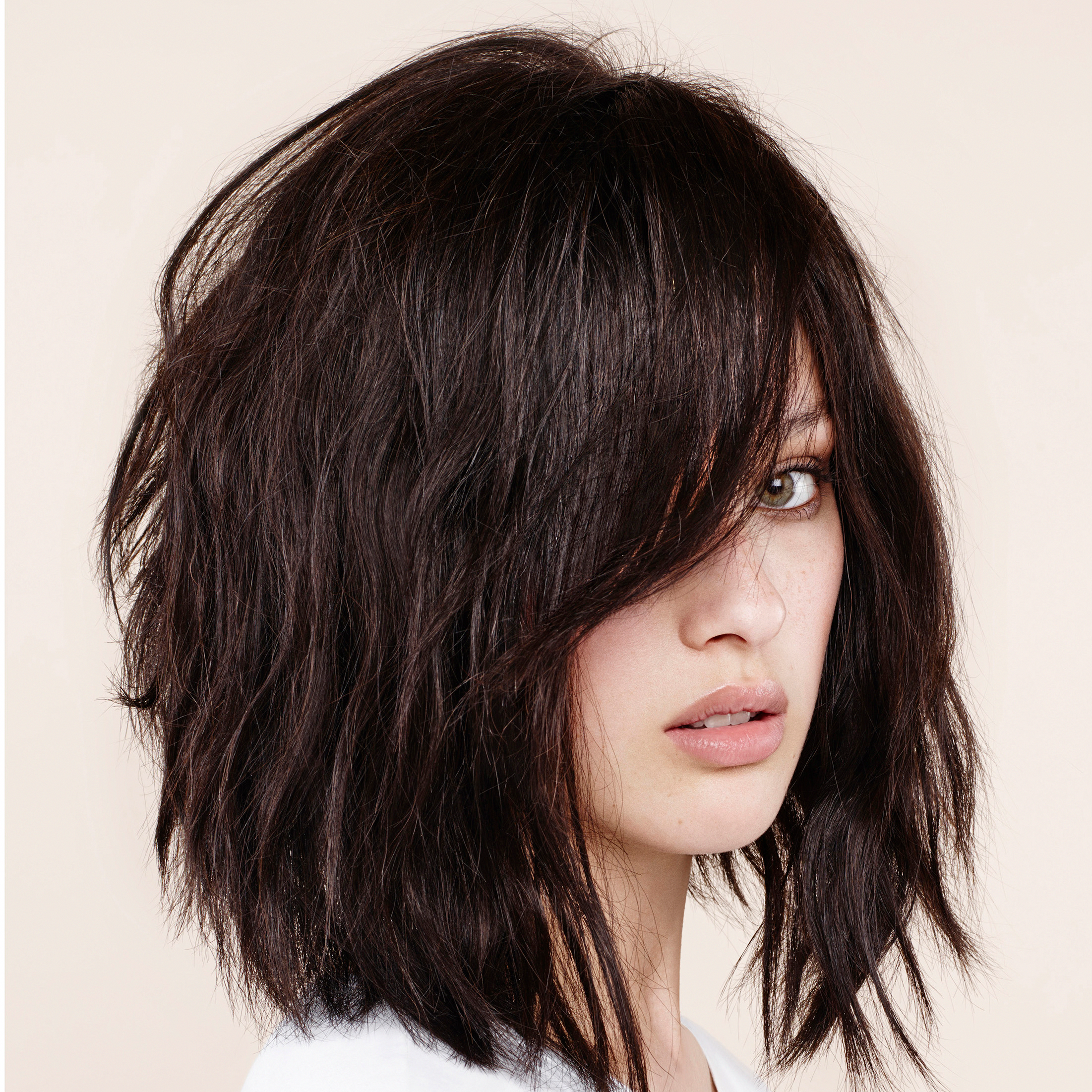 Каре каскад на средние волосы фото Can a bob make you look younger #shortbobhairstyleswithbangs Medium hair styles,