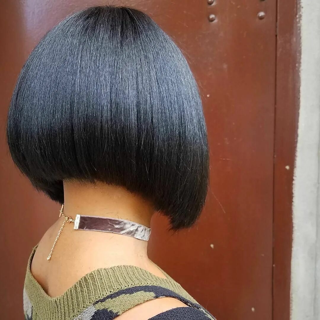 Каре короткое с челкой фото сзади Loving this bob, perfect length, color everytjing just works. Thsnks for the tag