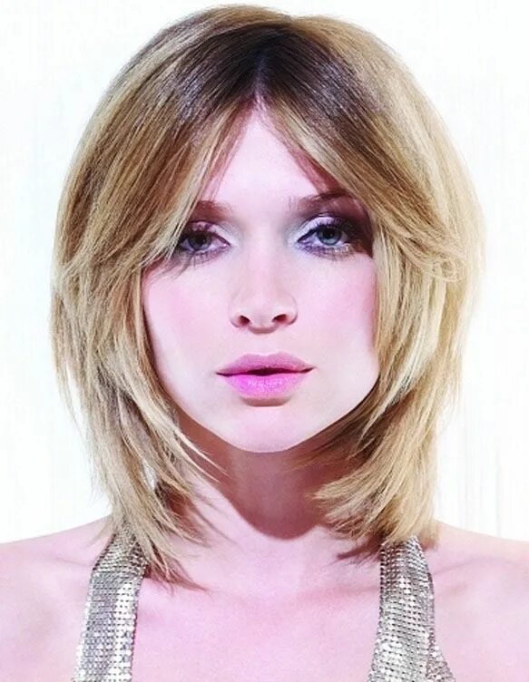 Каре лесенкой без челки фото Timeless Haircuts That Will Always Be Trendy Straight blonde hair, Medium hair c