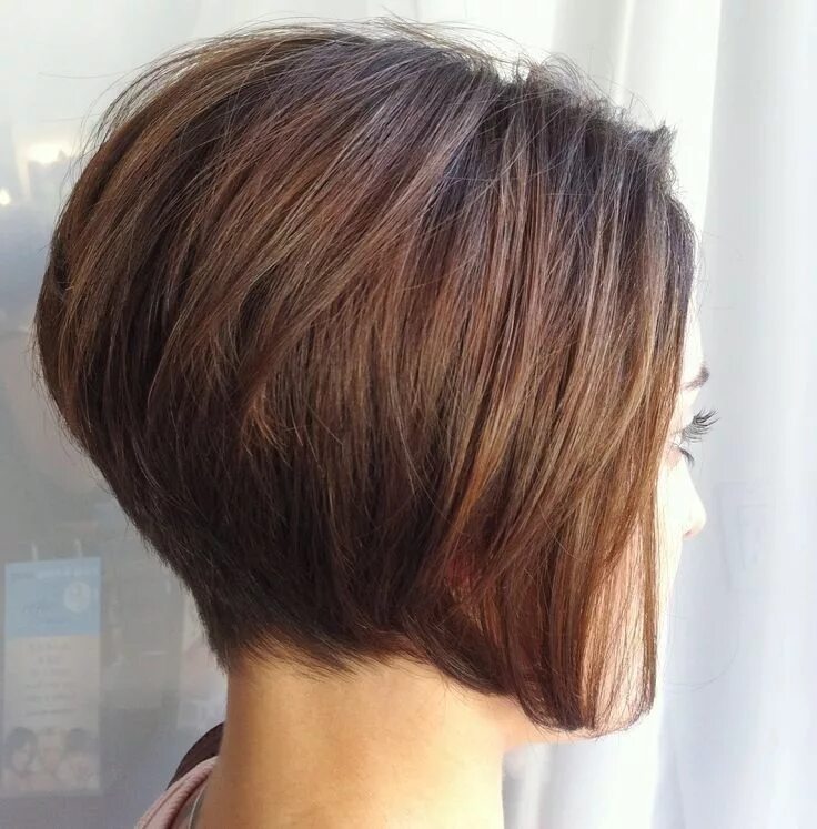 Каре на ножке без челки фото 16 Chic Stacked Bob Haircuts: Short Hairstyle Ideas for Women - PoP Haircuts Cou