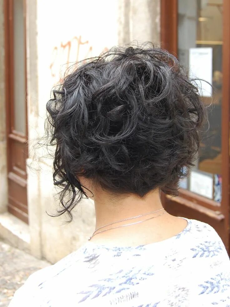 Каре на ножке фото кудрявые волосы go curly Curly hair styles, Hair inspiration, Short curly hair