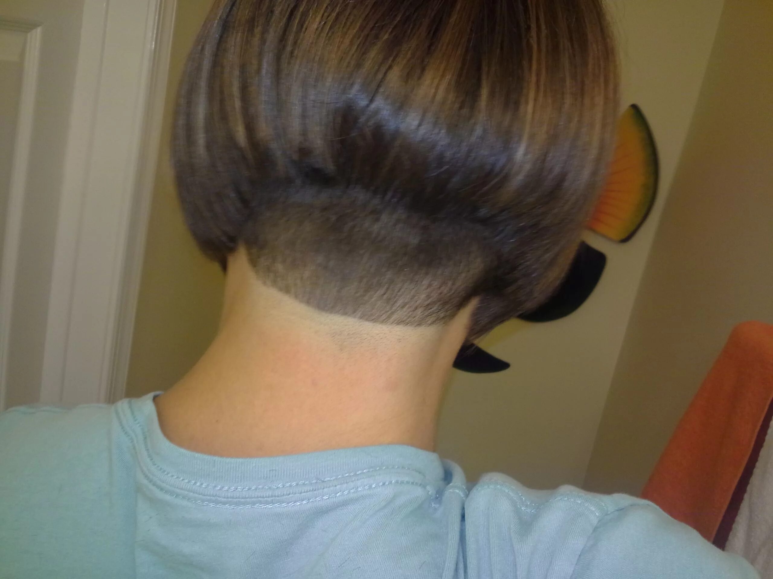 Каре на ножке фото затылка Pin on Hair, Super Short Napes