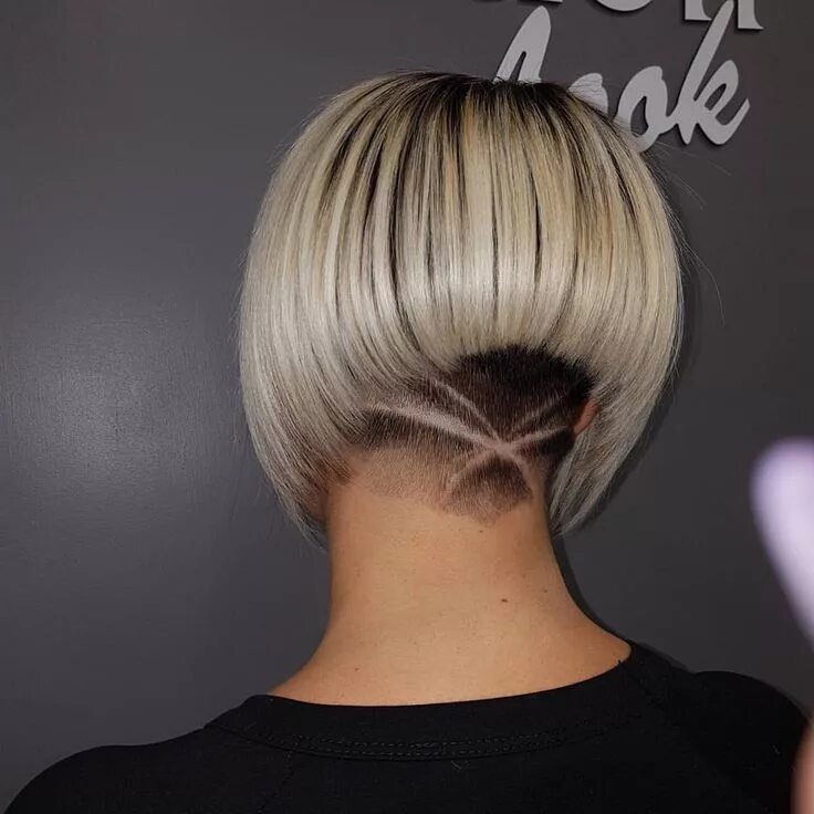 Каре на ножке фото затылка Pin on Hair Hair styles, Short hair color, Half shaved hair