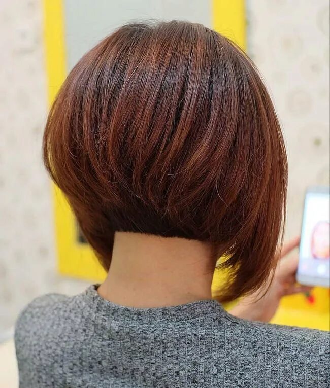 Каре на ножке на волосы фото Стрижка каре - все виды (фото) Short stacked bob hairstyles, Bobs haircuts, Shor