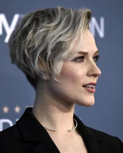 Каре на очень короткие волосы фото 2018 Short Layered Bob Hairstyles Short bob haircuts, Short layered bob hairstyl