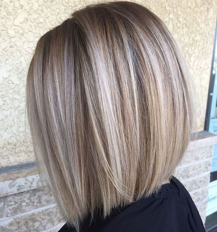 Каре на удлинение с мелированием фото Straight Bronde Bob Blowout Blonde balayage bob, Medium hair styles, Hair length