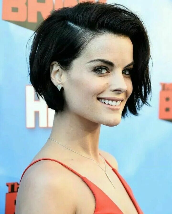 Каре назад прическа Blindspot - S01E13 Trendy short hair styles, Thick hair styles, Short hair cuts