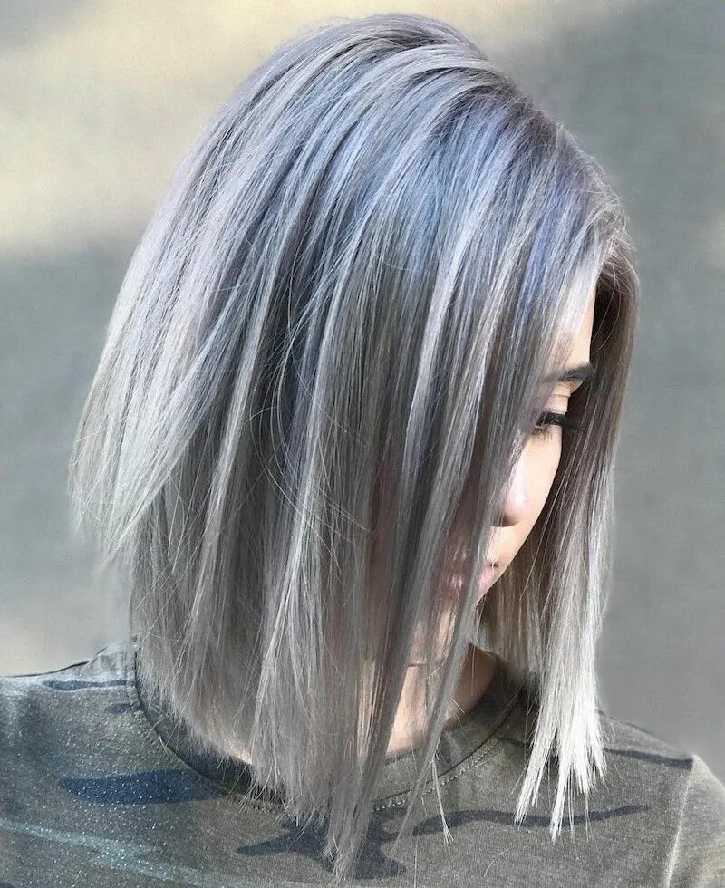 Каре пепельного цвета фото Graue haare strähnen graue haarfarbe wie färbtman graue strähnchen junge frau mi