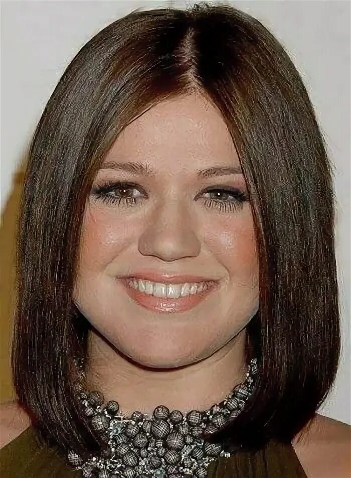 Каре полным девушкам фото Possible cuts Hairstyles for fat faces, Bob hairstyles for round face, Hairstyle