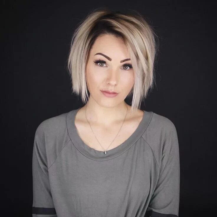 Каре прическа женская модная молодежная 2024 Chloé Brown Short Hair on Instagram: "Set yourself apart from the worlds standar