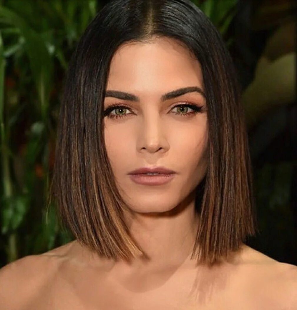 Каре прямые волосы фото Pin su Hair Color, Cuts and Tutorials
