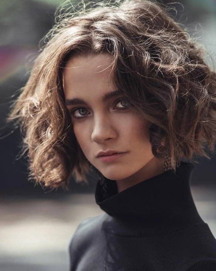 Каре пушистые волосы фото Короткие стрижки на пушистые волосы - 65 фото Kurze weiße haare, Styling kurzes 