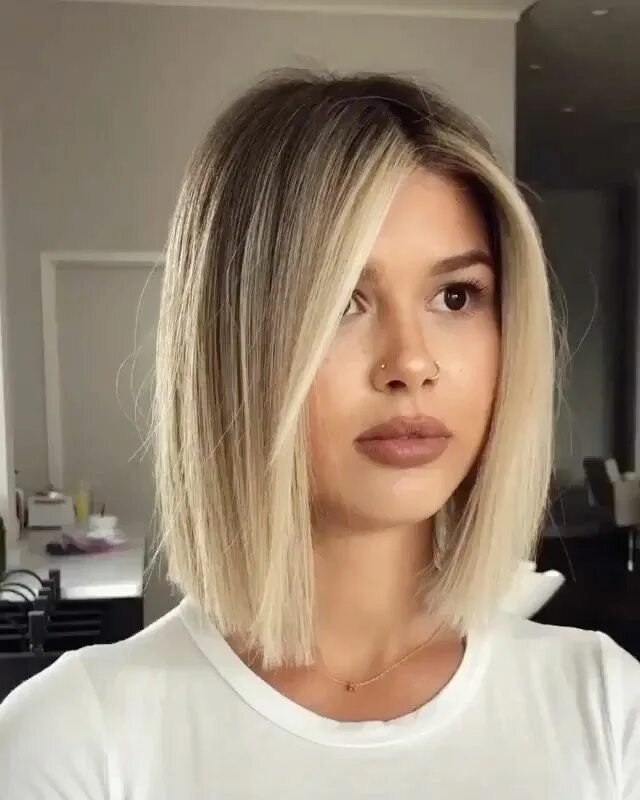 Каре ровный срез без челки фото Balayage + Business Training on Instagram: "The cut. The color. Everything. By @