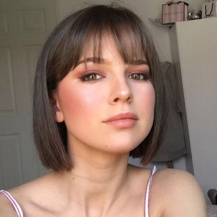 Каре с челкой шторкой фото Love this hair. Chloé De Barros (@chloedebarros) #hair Latest bob hairstyles, Sh