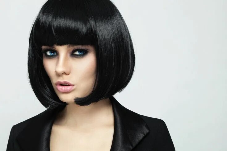 Каре с челкой тренд фото 16 Angled Bob Styles That are Trending Right Now Front hair styles, Bob hairstyl