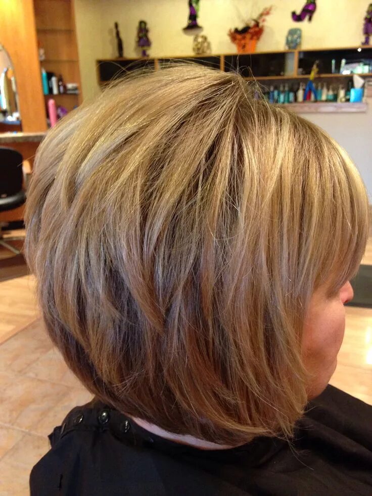 Каре с градуировкой фото на средние Stacked bob chin length 10/26/13 Stacked bob haircut, Stacked bob hairstyles, Bo