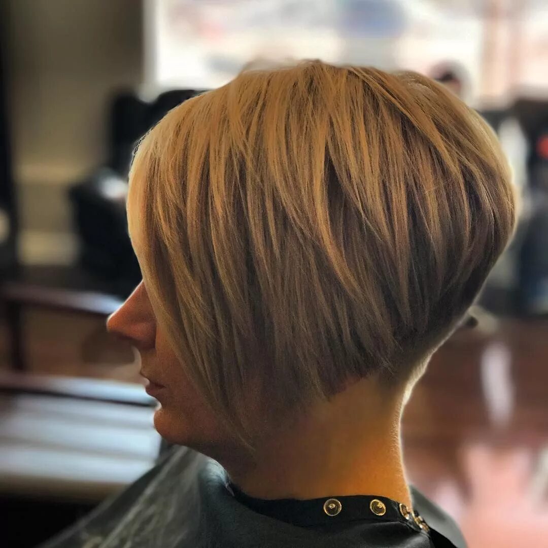 Каре с коротким затылком фото сзади Ryan John Salon on Instagram: "B O B by Ryan @ryanrecupero #ryanjohnsalon #goldw