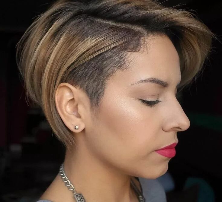 Каре с короткими висками фото Longer pixie haircut, Long pixie, Long pixie cuts