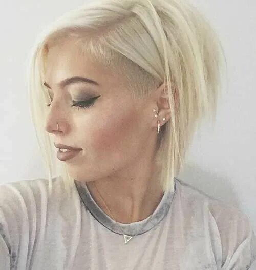 Каре с короткими висками фото Graduated Cut Bob Hairstyles You will Love Bob-Hairstyle.Com Shoulder hair, Long