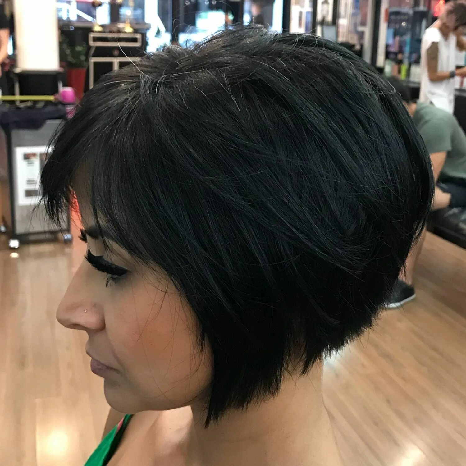 Каре с короткой макушкой фото 50 Trendy Inverted Bob Haircuts Inverted bob hairstyles, Wavy bob hairstyles, In
