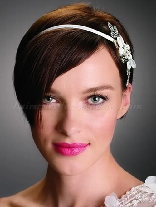 Каре с ободком фото short wedding hairstyle with long side fringe Short wedding hair, Braided hairst