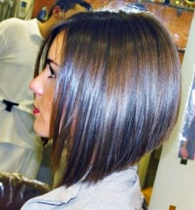 Каре с передними прядями фото Long bob Angled bob hairstyles, Bob hairstyles, Hair styles