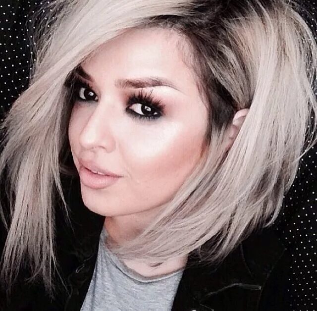Каре с темными корнями фото Ombre hair blonde, Medium short hair, Medium hair styles