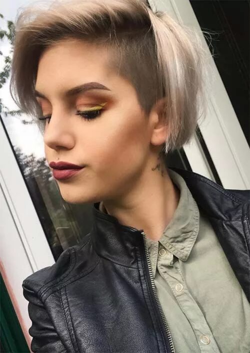 Каре с выбритой челкой фото Short Undercut Hairstyles for Women: Undercuts for Women Undercut hairstyles, Sh