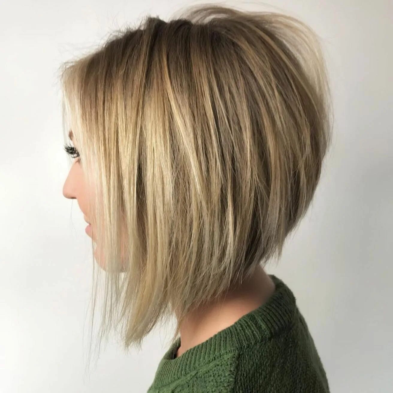 Каре слоями фото 50 Hottest Stacked Haircuts to Try in 2024 Stacked bob haircut, Stacked haircuts