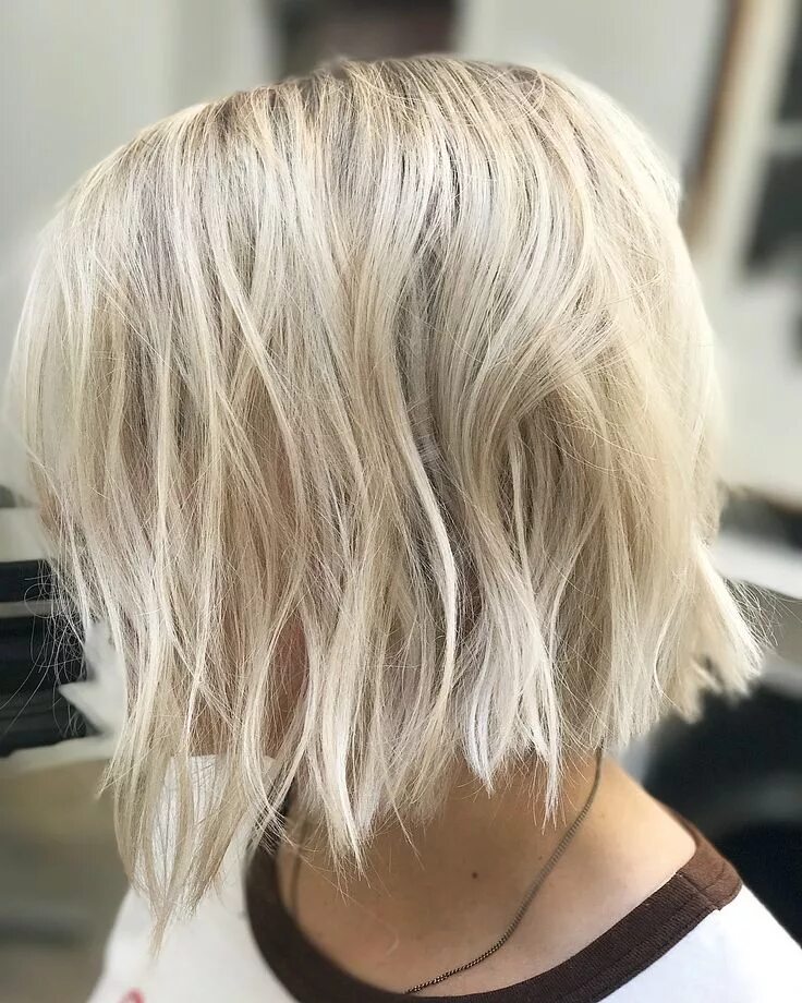 Каре со светлым волосом фото C A R O L I N E swipe for before! #ramireztransalon #babylights #winterblonde #i