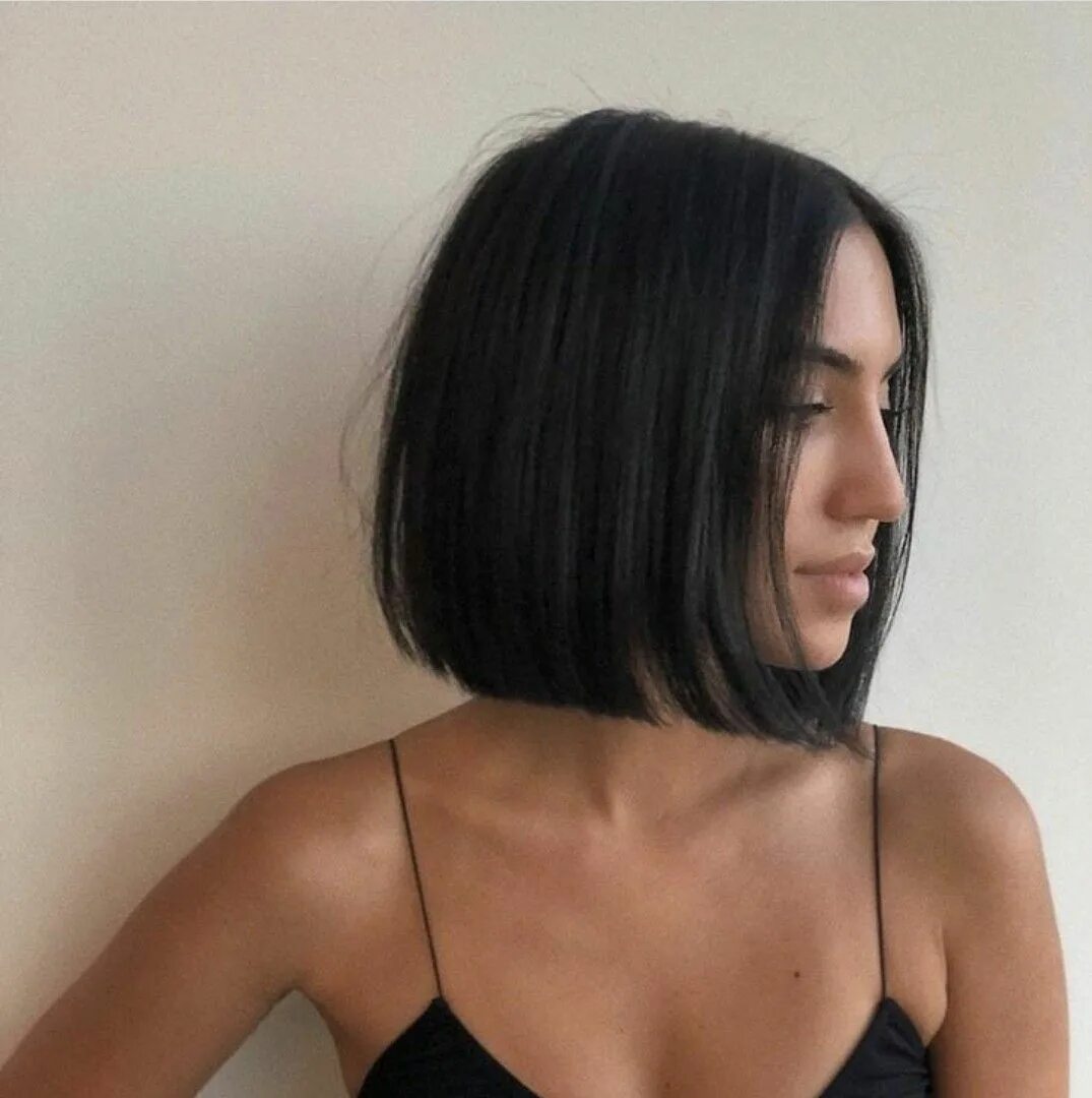 Каре стрижка брюнетка карие Pin by Nanda Sotomayor on cabello (hair) in 2024 Short hair lengths, Short hair 