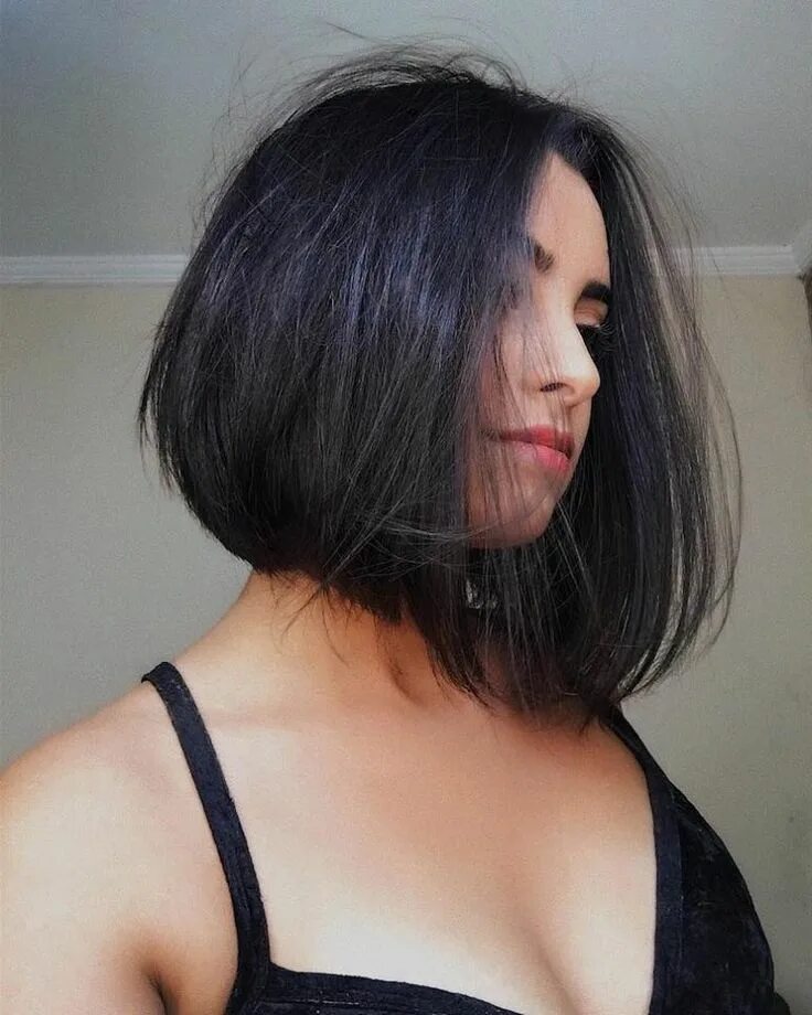 Каре стрижка брюнетка карие Chanel de bico: recomendações de cabeleireira e 40 tipos do corte Cabelo curto f