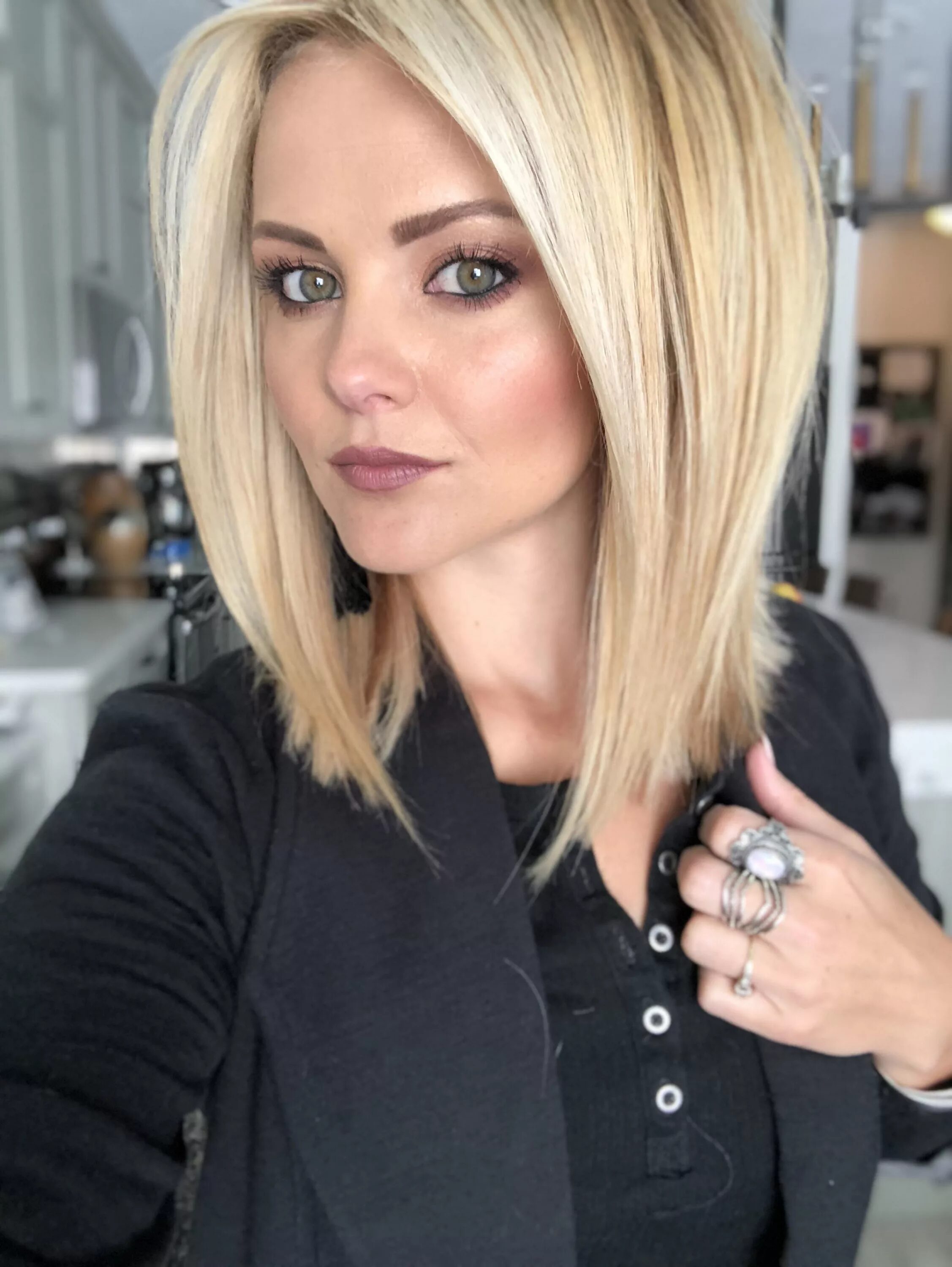Каре стрижка на средние волосы без челки Hair and makeup! Hair styles, Hair makeup, Medium hair styles